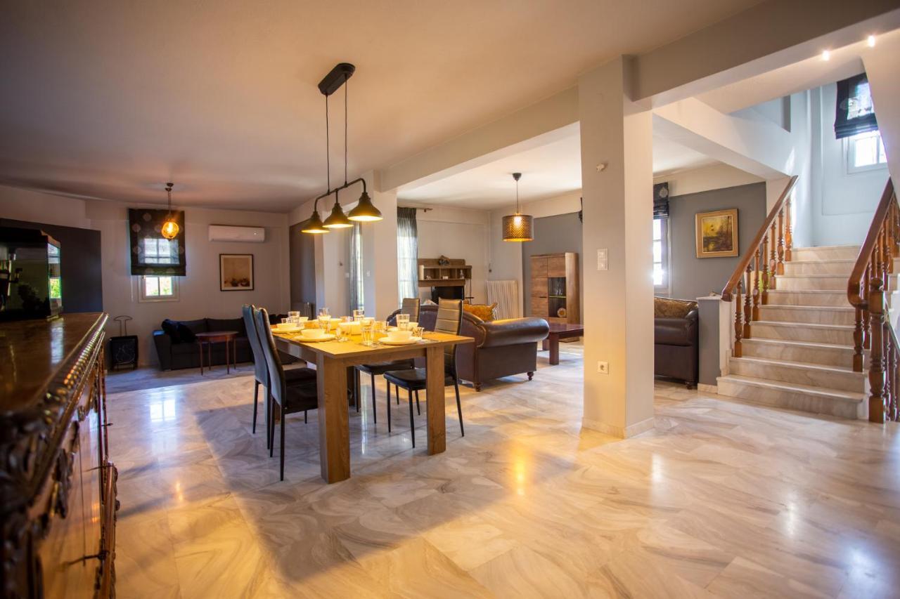 Τraditional Fully Detached Villa On A Luxurious Hillock Of Thessaloniki With Its Own Garden Also For Family & Wedding Gatherings For 10 To 25 People Only 15 Minutes From Airport מראה חיצוני תמונה