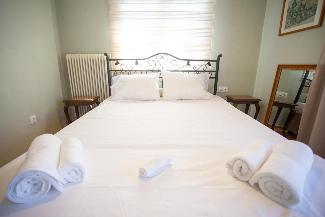 Τraditional Fully Detached Villa On A Luxurious Hillock Of Thessaloniki With Its Own Garden Also For Family & Wedding Gatherings For 10 To 25 People Only 15 Minutes From Airport מראה חיצוני תמונה