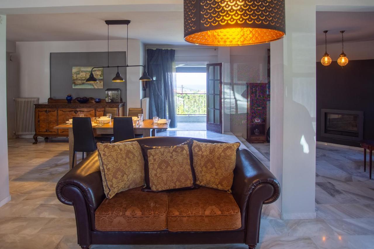Τraditional Fully Detached Villa On A Luxurious Hillock Of Thessaloniki With Its Own Garden Also For Family & Wedding Gatherings For 10 To 25 People Only 15 Minutes From Airport מראה חיצוני תמונה