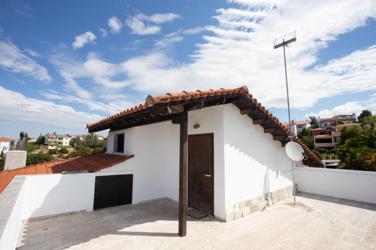 Τraditional Fully Detached Villa On A Luxurious Hillock Of Thessaloniki With Its Own Garden Also For Family & Wedding Gatherings For 10 To 25 People Only 15 Minutes From Airport מראה חיצוני תמונה