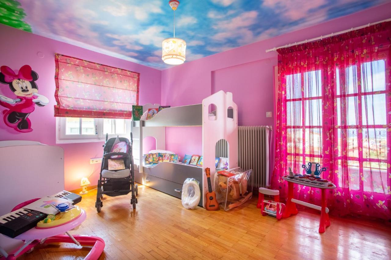 Τraditional Fully Detached Villa On A Luxurious Hillock Of Thessaloniki With Its Own Garden Also For Family & Wedding Gatherings For 10 To 25 People Only 15 Minutes From Airport מראה חיצוני תמונה