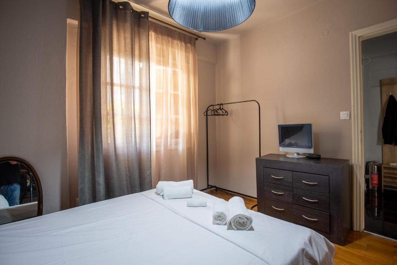 Τraditional Fully Detached Villa On A Luxurious Hillock Of Thessaloniki With Its Own Garden Also For Family & Wedding Gatherings For 10 To 25 People Only 15 Minutes From Airport מראה חיצוני תמונה