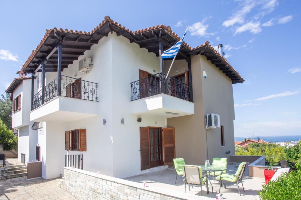 Τraditional Fully Detached Villa On A Luxurious Hillock Of Thessaloniki With Its Own Garden Also For Family & Wedding Gatherings For 10 To 25 People Only 15 Minutes From Airport מראה חיצוני תמונה