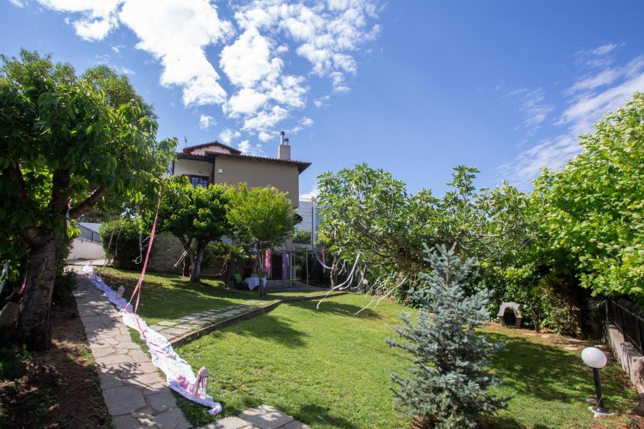 Τraditional Fully Detached Villa On A Luxurious Hillock Of Thessaloniki With Its Own Garden Also For Family & Wedding Gatherings For 10 To 25 People Only 15 Minutes From Airport מראה חיצוני תמונה
