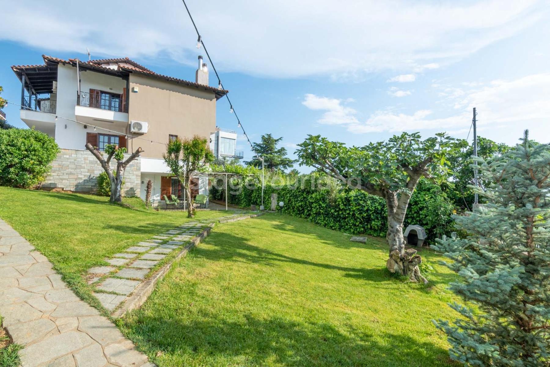 Τraditional Fully Detached Villa On A Luxurious Hillock Of Thessaloniki With Its Own Garden Also For Family & Wedding Gatherings For 10 To 25 People Only 15 Minutes From Airport מראה חיצוני תמונה